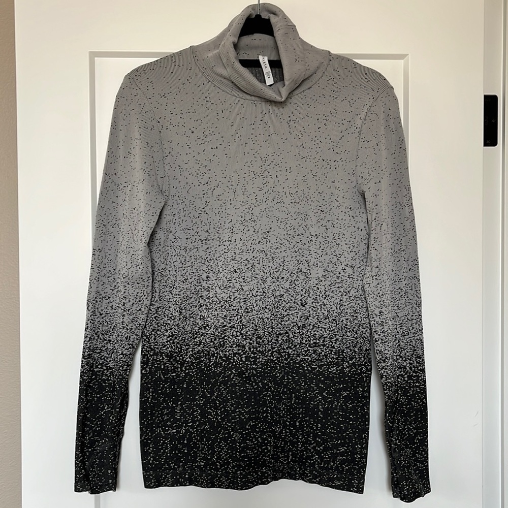 Flurry Blizzard Seamless Turtleneck